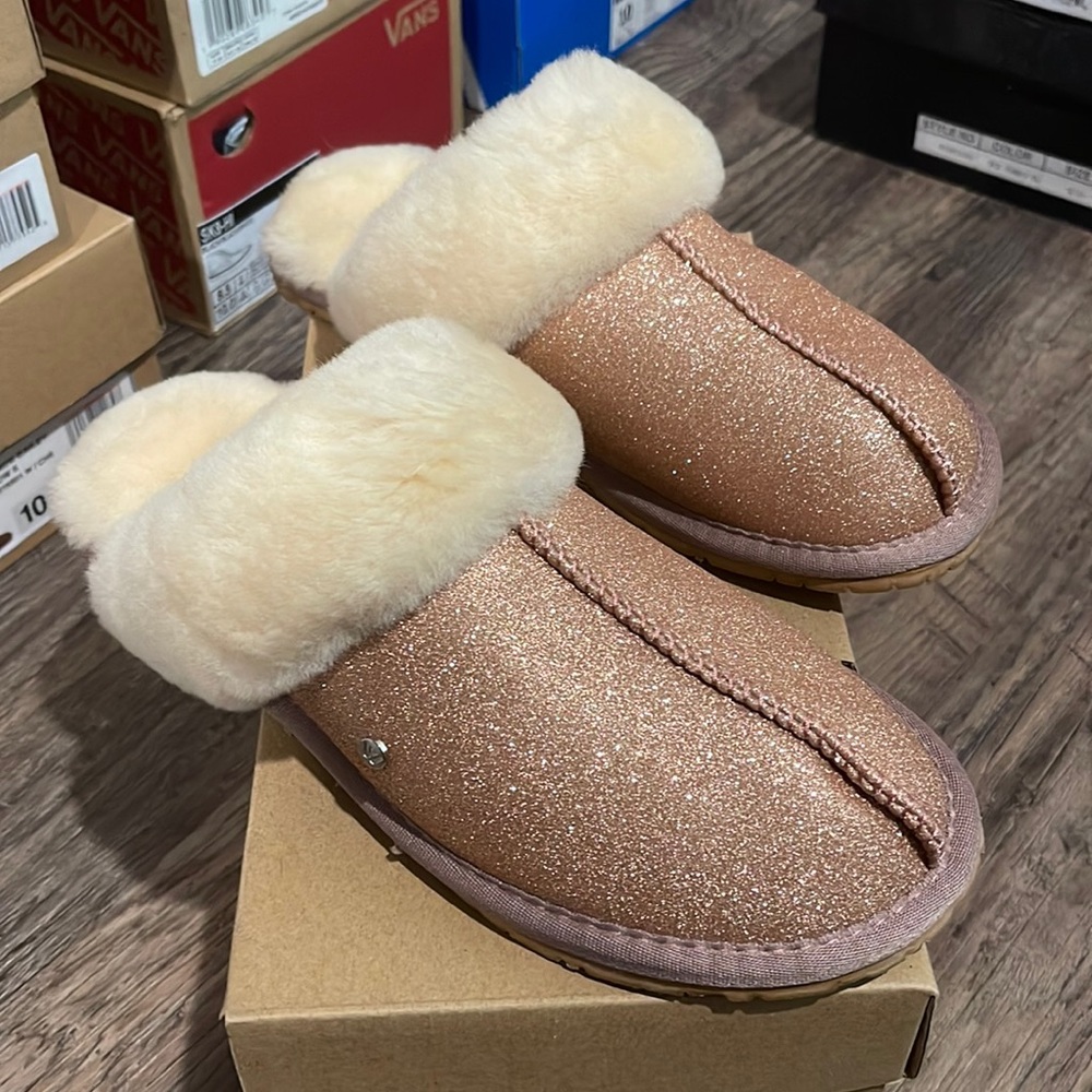 Brand New - Winx Rose Gold Glitter Slippers